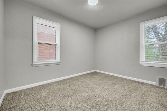 Building Photo - 9090 Stahelin Ave