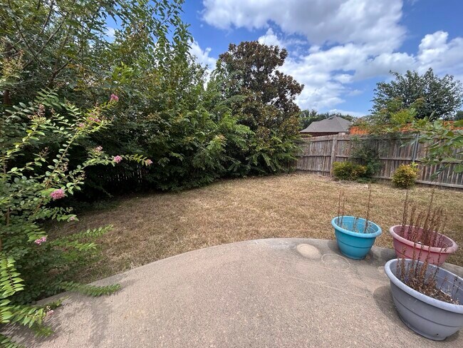 Building Photo - 6104 Oldham Dr