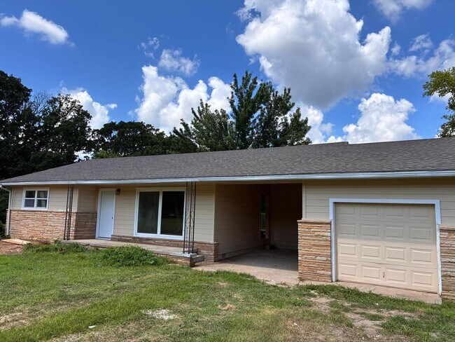 Building Photo - 3 Bed 1.5 Bath Rental Home in Prue - Move-in Ready