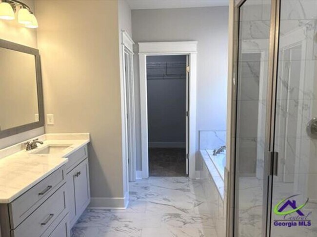 Building Photo - 113 Black Birch Ln