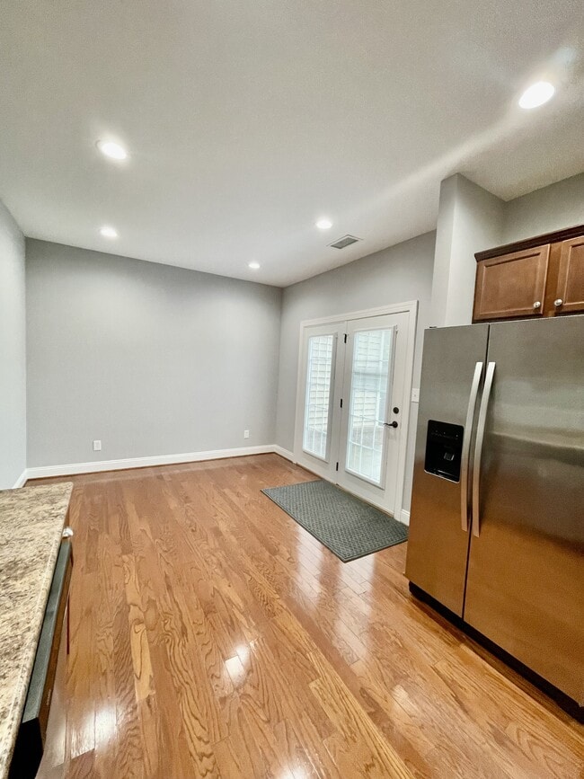 Building Photo - 518 Capstone Dr