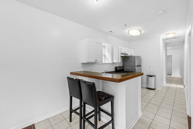 Building Photo - 4813 Calvert Rd