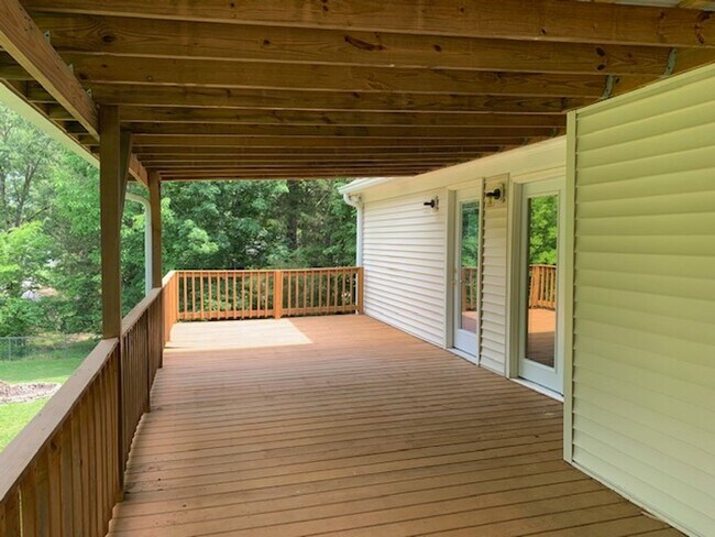 Building Photo - 3 Bedroom, 2 Bathroom w/ Covered Deck on Large Lot