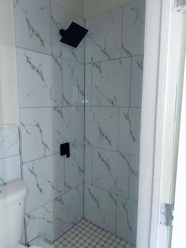 Building Photo - 14321 NE 4th Ave