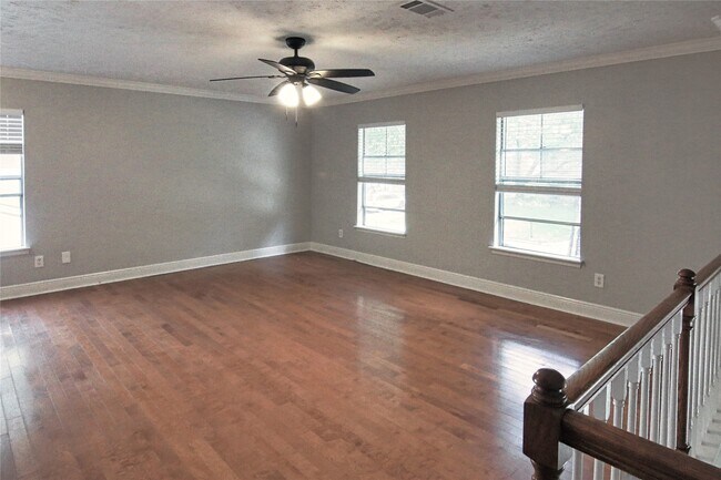 Building Photo - 3202 Birch Creek Dr