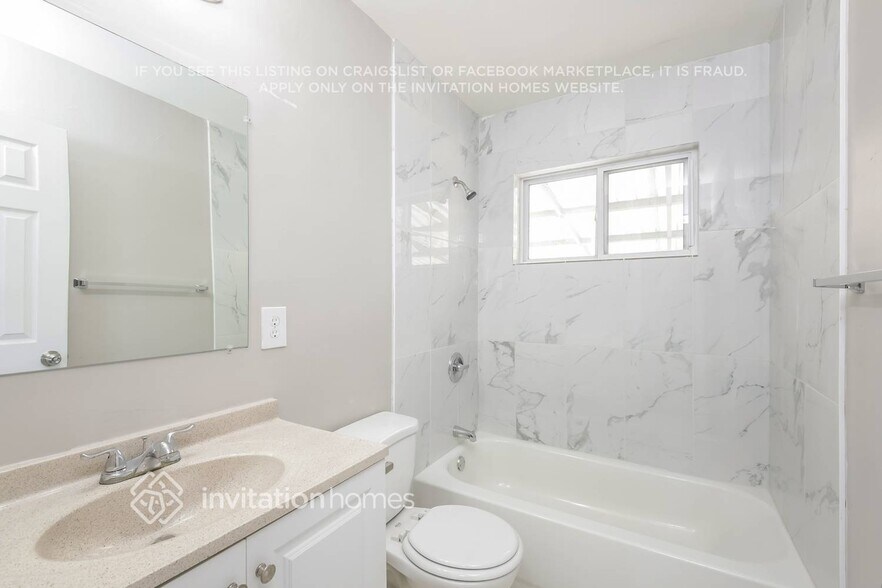 Building Photo - 10849 Murray Dr