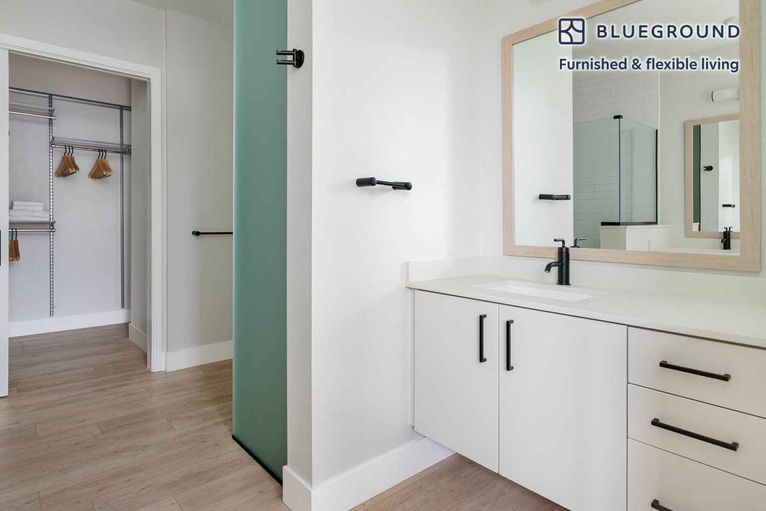 Building Photo - 555 E Evelyn Ave