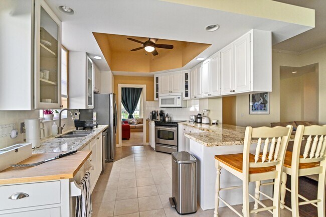 Building Photo - 7243 Elkhorn Dr