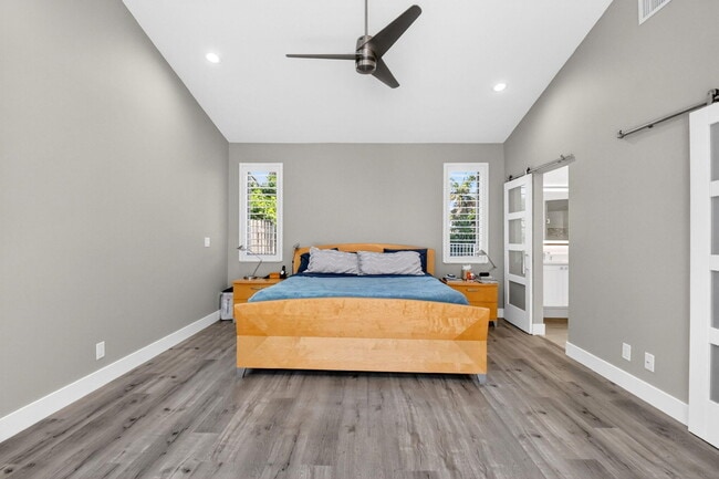 Building Photo - 5063 Ventura Dr