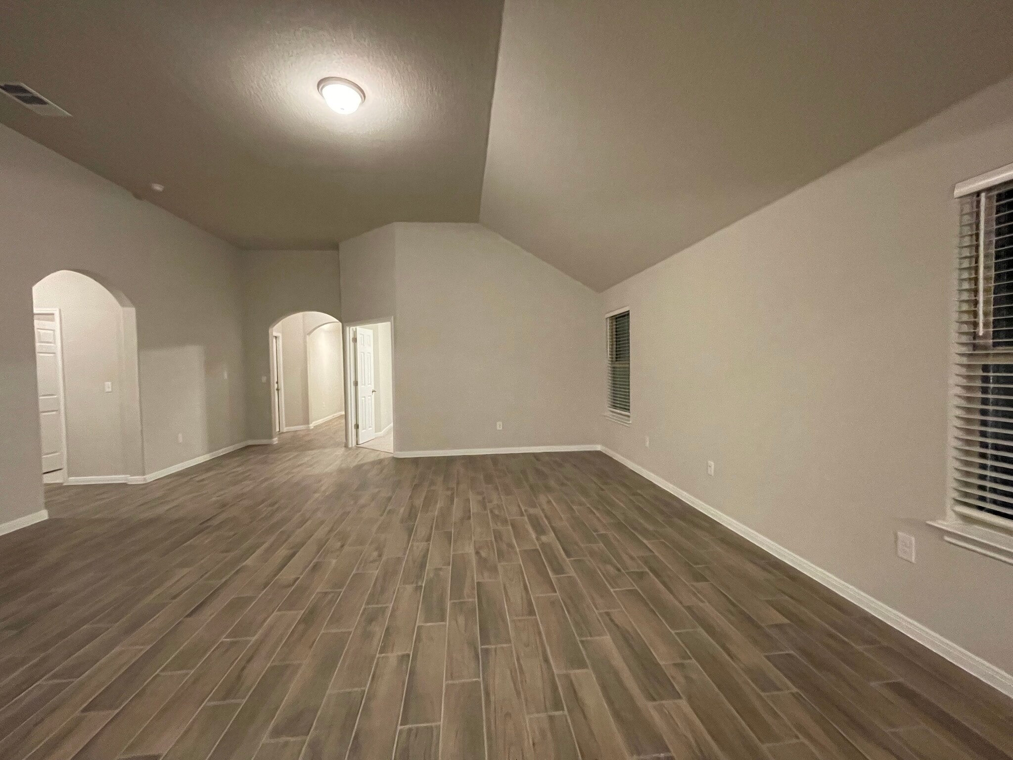 Building Photo - 300 La Joya Pass