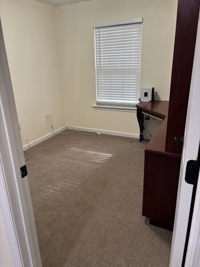 Building Photo - 4150 Crab Apple Ct