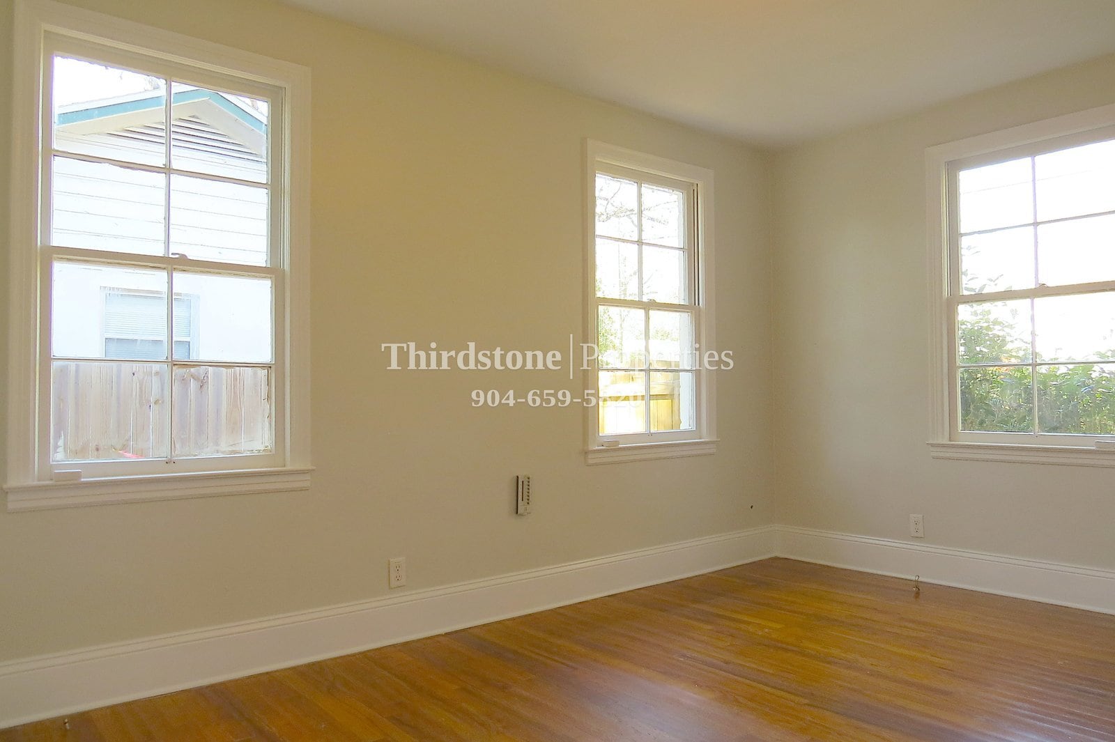 Building Photo - 4762 Colonial Ave