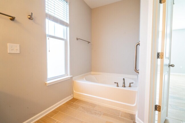 Building Photo - 2713 Scarecrow Way