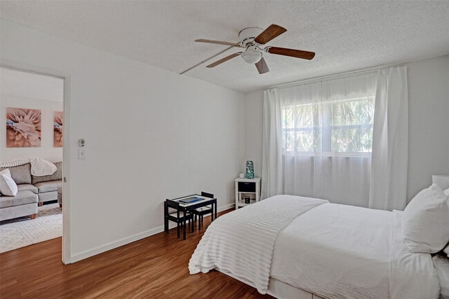 Building Photo - 2350 NE 14th Street Causeway