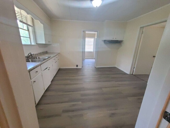 Building Photo - 320 Macon St