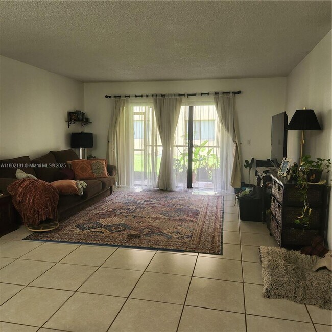 Building Photo - 158 Lakeview Dr