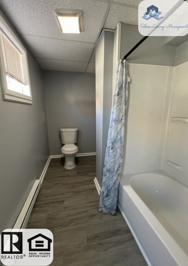 Building Photo - 23 Sigel St