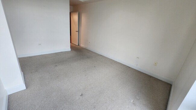 Building Photo - 1260 W Washington Blvd