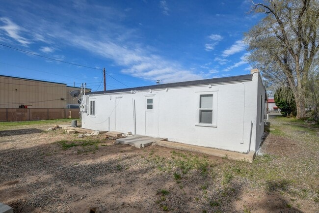 Building Photo - 925 Ruth St