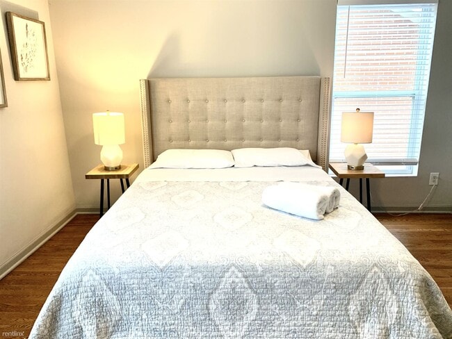Building Photo - Room for Rent, 3 bath Duplex - 96 McMillen...