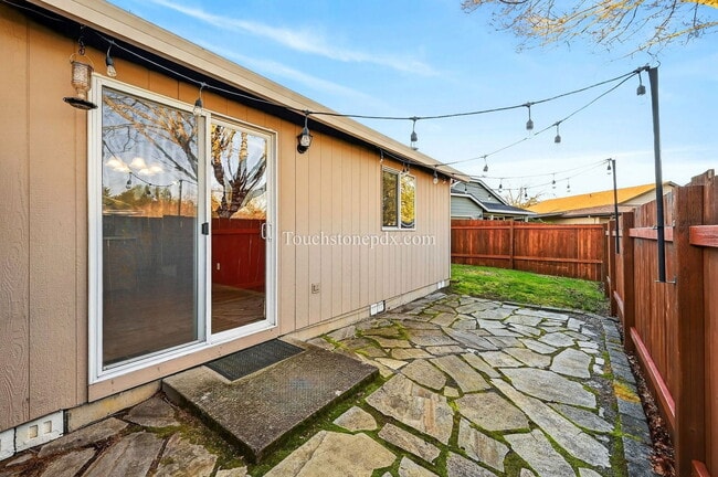 Building Photo - 471 NW 24th St