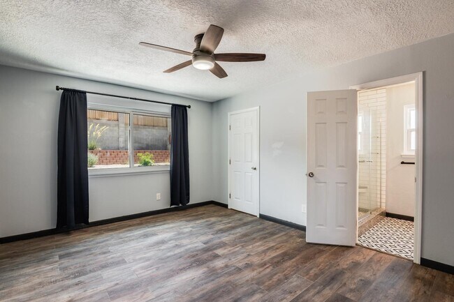 Building Photo - 1600 Cullen Ln NE