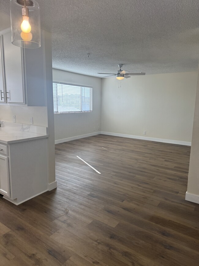 Dining area facing Living Room - 12500 Fonthill Ave