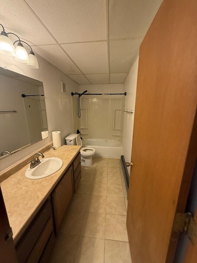 Building Photo - 2635 Scotch Pine Dr