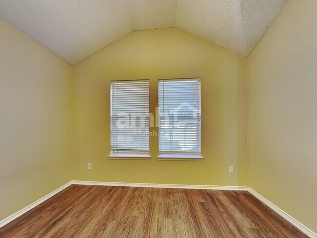 Building Photo - 2012 Cone Flower Dr