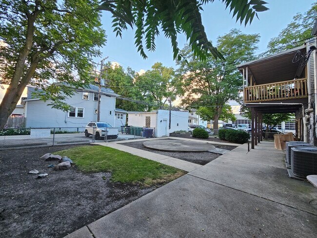 Building Photo - 6604 W Roosevelt Rd