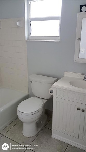 Building Photo - 4111 Lake Bayshore Dr