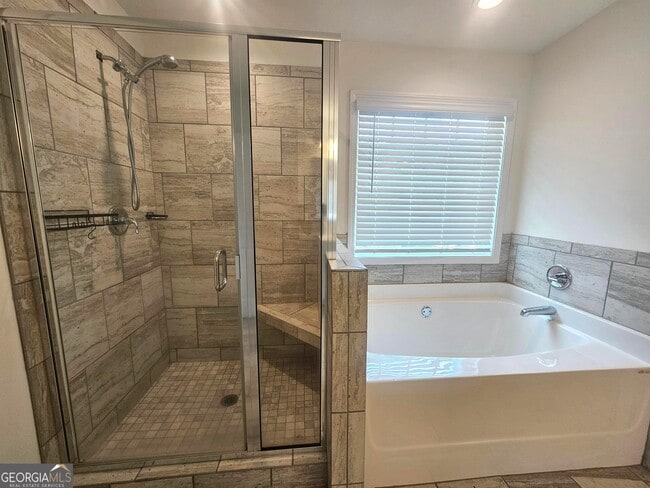 Building Photo - 16 Saint Georges Pl
