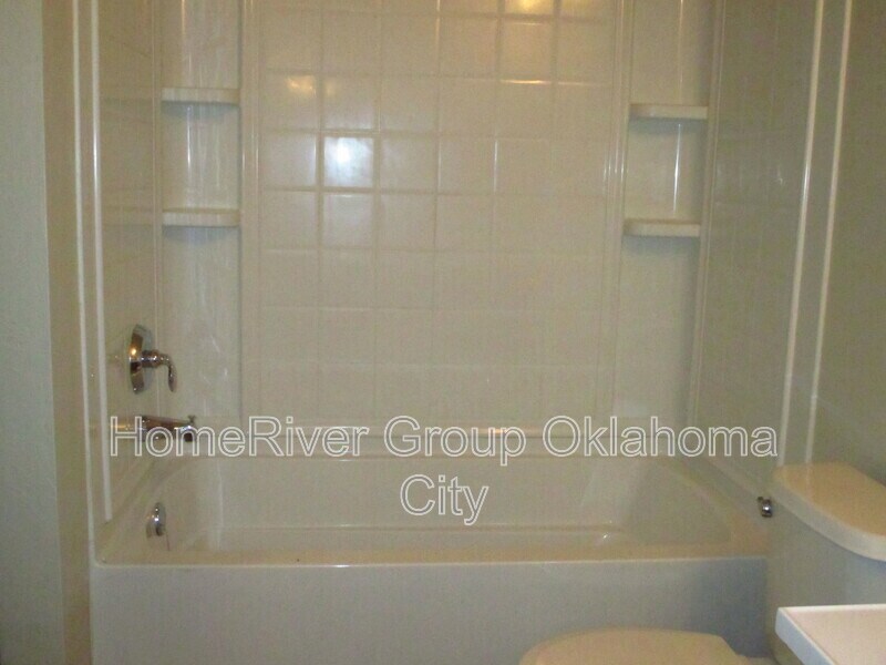 Building Photo - 8509 SW 46th Pl