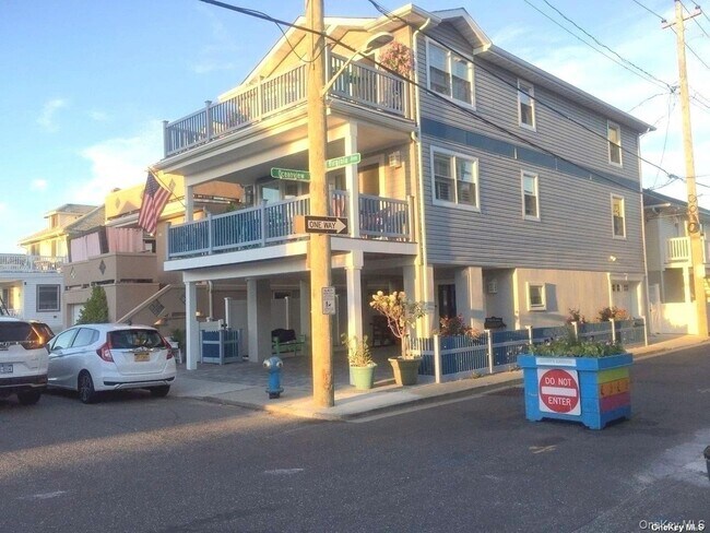 Building Photo - 24 Virginia Ave
