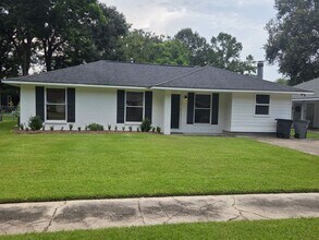Building Photo - 1757 Southland Ct