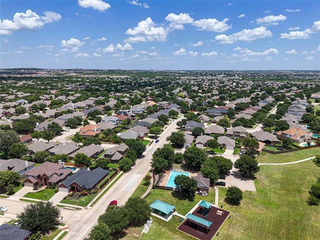 Building Photo - 9012 Heartwood Dr