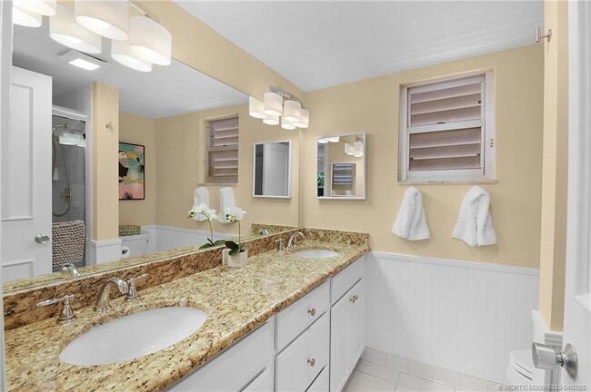 Building Photo - 1555 NE Ocean Blvd