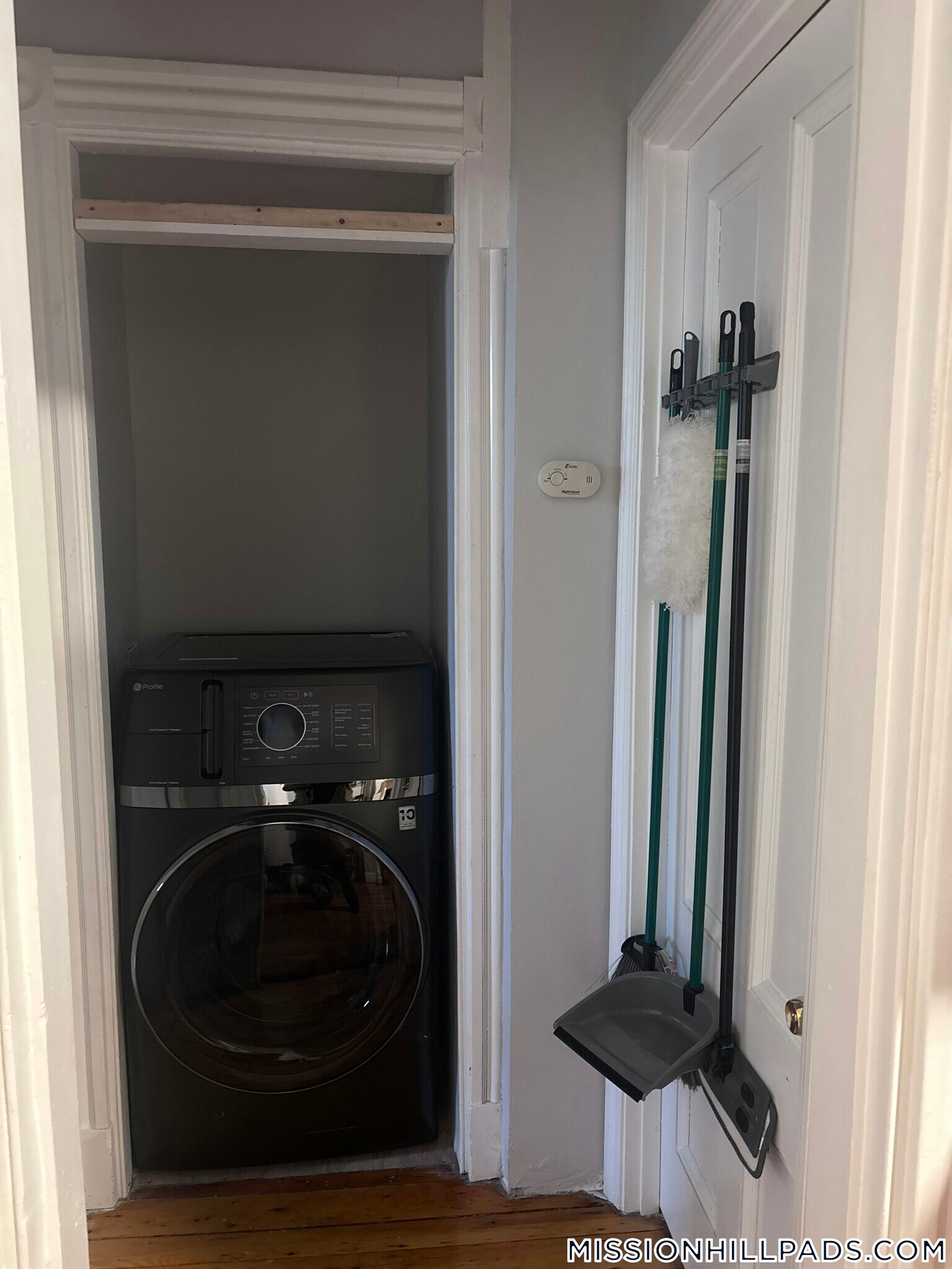 Building Photo - 252 Warren St