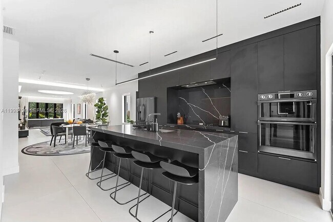 Building Photo - 445 NE 76th St