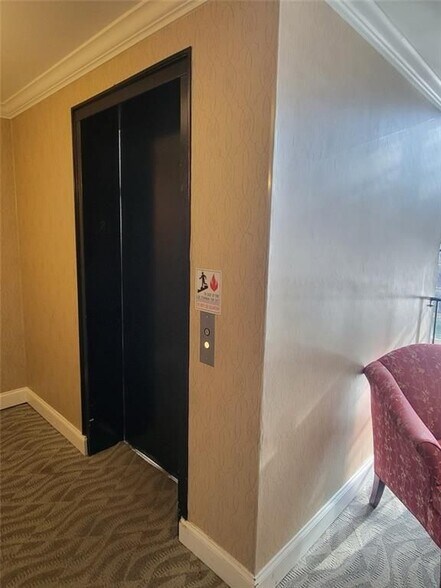 Building Photo - 23212 Plantation Dr NE