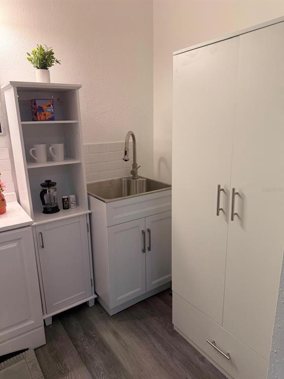 Building Photo - 8421 S Orange Blossom Trl