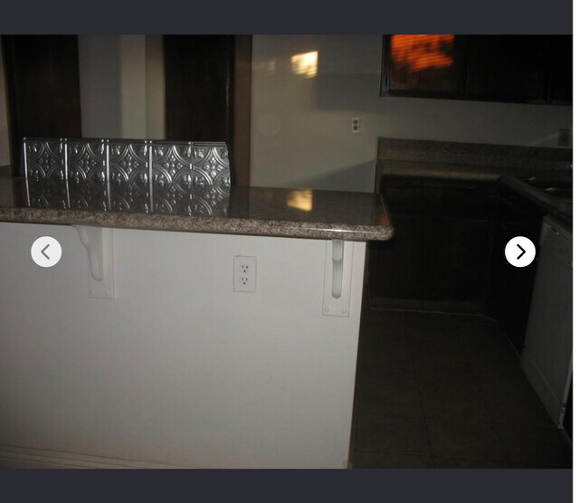 Primary Photo - 261 S Sentous Ave