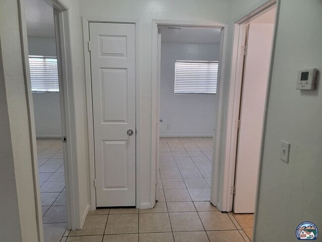 Building Photo - 162 W Alamo St