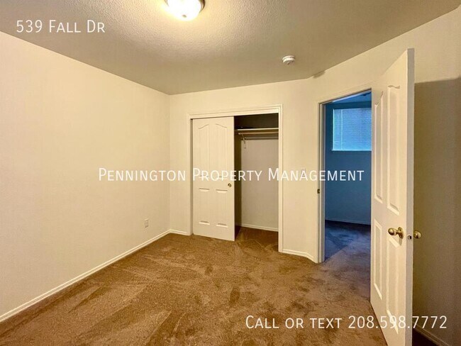 Building Photo - 539 Fall Dr