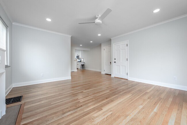 Building Photo - 1600 Elmwood Ave