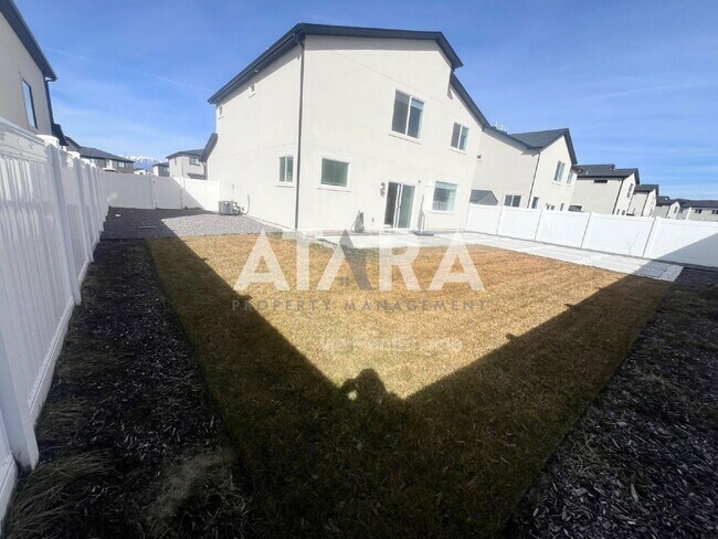 Building Photo - 955 S 850 W