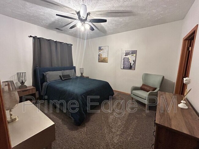 Building Photo - 6241 Holdrege-6