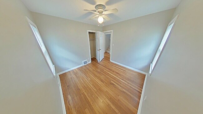 Building Photo - "3-Bed Haven with Granite Touches in St. Clair Shores – Perfect for Cozy Living!"
