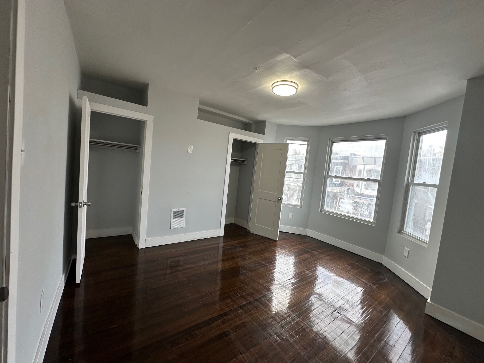 Building Photo - 5669 Matthews St