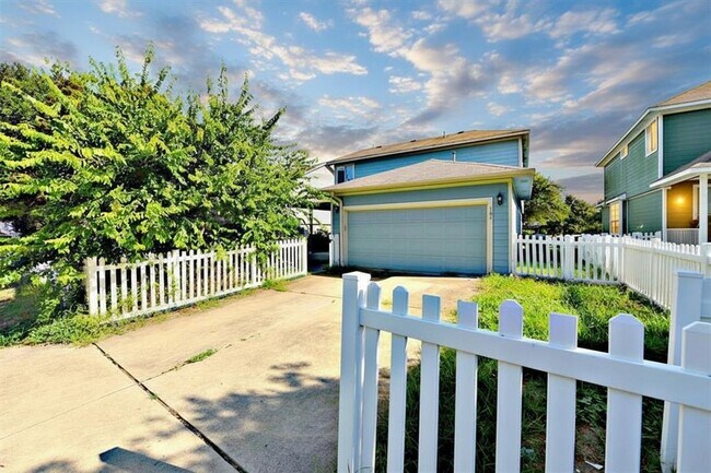 Building Photo - 104 Mertz Ln